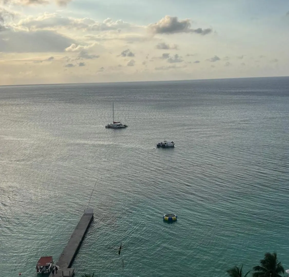 الشقق الفندقية Montego Bay Club 0*,